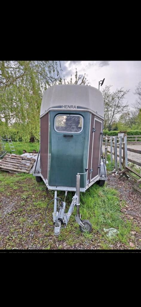 2 paardstrailer, Dieren en Toebehoren, Paarden en Pony's | Trailers en Aanhangwagens, Gebruikt, 2-paards trailer, Hout, Ophalen