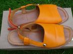 chaussure sandale en cuir pointure 37 très bon état, Ophalen, Sandalen of Muiltjes, Zo goed als nieuw, Lawren
