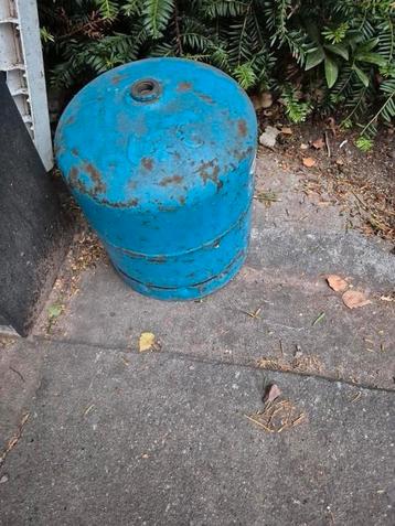 Kleine camping gasfles  beschikbaar voor biedingen