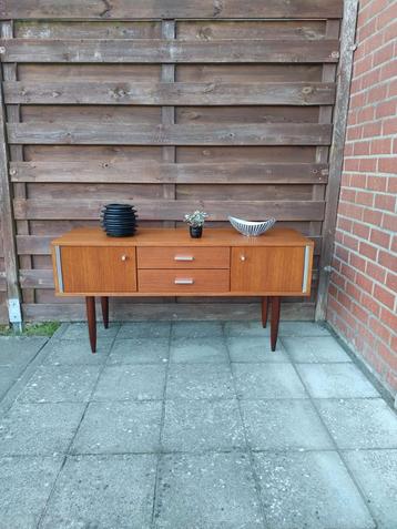 Tv-meubel/vintage dressoir  beschikbaar voor biedingen