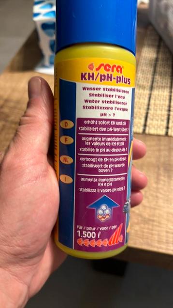 Onderhouds product aquarium beschikbaar voor biedingen