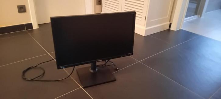 Samsung S24E650 Monitor, Computers en Software, Monitoren, Gebruikt, 60 Hz of minder, DisplayPort, DVI, HDMI, VGA, Draaibaar, PLS