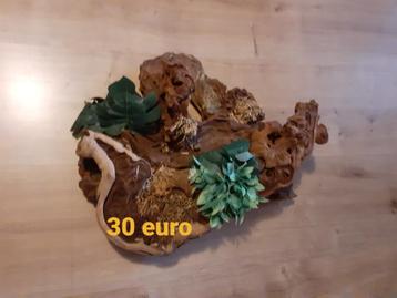 Decoratie hout beschikbaar voor biedingen