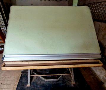 TECNIC Brand Drawing Tafel met gietijzeren frame beschikbaar voor biedingen