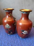 2 ancien petit vases chinois, cloisonné fleurs/oiseau, 18cm., Enlèvement ou Envoi