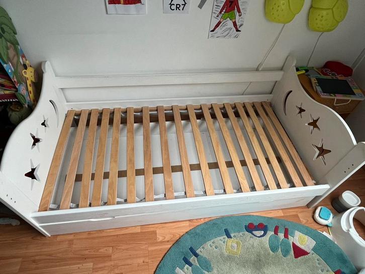 Kleuterbed 80x160 +matras, Kinderen en Baby's, Kinderkamer | Bedden, Gebruikt, 140 tot 160 cm, 70 tot 85 cm, Lattenbodem, Ophalen