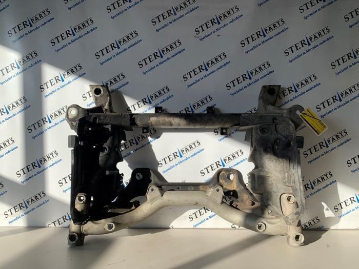 Subframe van een Mercedes E-Klasse, Auto-onderdelen, Ophanging en Onderstel, Mercedes-Benz, Gebruikt, 3 maanden garantie, Ophalen of Verzenden
