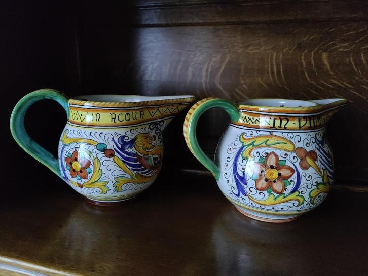2 cruches Deruta à bec, Antiquités & Art, Antiquités | Céramique & Poterie, Enlèvement