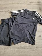 Pakket voetbalkleding, Sport en Fitness, Voetbal, Ophalen, Zo goed als nieuw