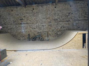 Halfpipe  beschikbaar voor biedingen