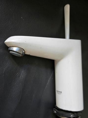 Mengkraan
Grohe
wit beschikbaar voor biedingen
