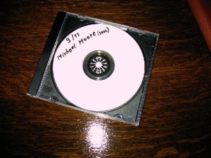 Fahrenheit 9/11 - Michael Moore - DVD, Cd's en Dvd's, Dvd's | Documentaire en Educatief, Alle leeftijden, Ophalen of Verzenden