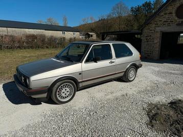 Golf 2 gti 8s 1985, Autos, Oldtimers & Ancêtres, Argent ou Gris, Achat, Boîte manuelle, 5 places