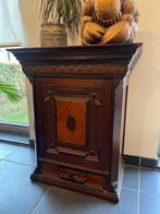 Antiek kastje, kan worden opgehangen, Enlèvement