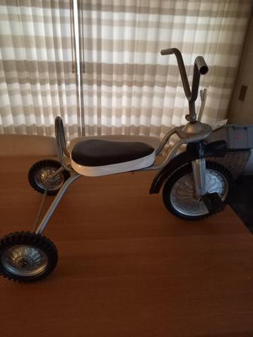 Retro driewieler. beschikbaar voor biedingen
