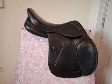 Ikonic Light springzadel 18" 2021 (donkerbruin) beschikbaar voor biedingen