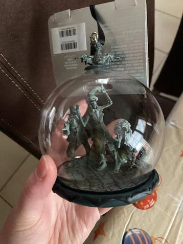 Nieuwe Disney Kerstbal - The Haunted Mansion ( Ghosts ) beschikbaar voor biedingen