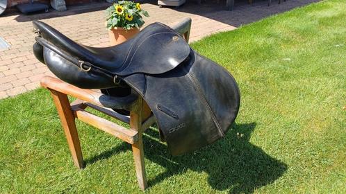 Veelzijdigheidszadel 17 inch in zeer goede staat, Dieren en Toebehoren, Paarden en Pony's | Zadels, Gebruikt, Recreatie, Ophalen