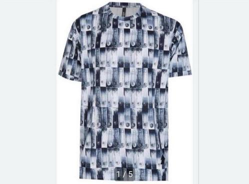 VERSACE Versus Safety Pin Photocopy T-Shirt - Nieuw maat L, Kleding | Heren, T-shirts, Nieuw, Maat 52/54 (L), Ophalen of Verzenden