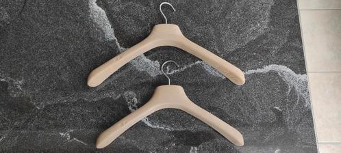 Stevige kleerhangers uit massief kunststof houtimitatie met, Kleding | Dames, Kledinghangers, Zo goed als nieuw, Kunststof, Ophalen