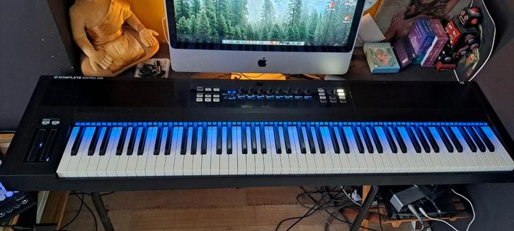 Komplete Kontrol S88 MK1, Muziek en Instrumenten, Midi-apparatuur, Zo goed als nieuw, Ophalen