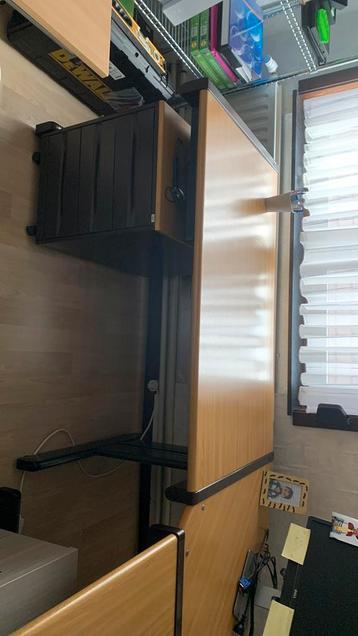Bureautafel L beschikbaar voor biedingen