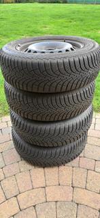 4 Goodyear Ultragrip 9 winterbanden op metalen velgen, Auto-onderdelen, Banden en Velgen, Ophalen, 15 inch, Winterbanden, Band(en)