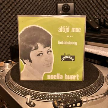 Single Noella Huart beschikbaar voor biedingen