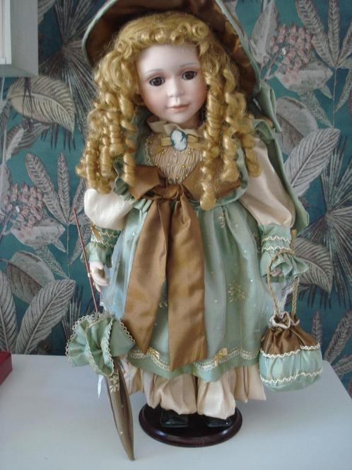 ***Antieke porseleinen pop EDITH**, Verzamelen, Poppen, Zo goed als nieuw, Pop, Ophalen
