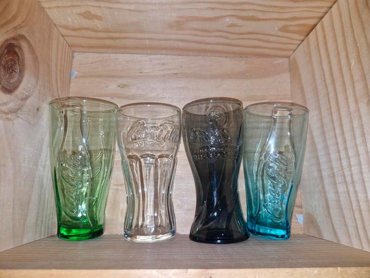 Verschillende glazen en koffiemokken, Verzamelen, Glas en Drinkglazen, Ophalen of Verzenden