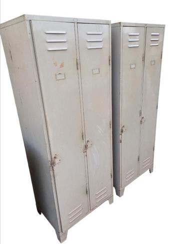 Armoire / vestiaire de rangement en métal  beschikbaar voor biedingen