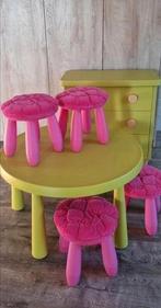 Ikea mammut tafel krukjes en ladenkast commode, Kinderen en Baby's, Kinderkamer | Tafels en Stoelen, Ophalen, Gebruikt