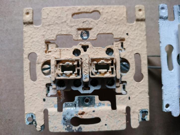 NIKO Afdekplaatjes + speciale schakelaars niko 1995 retro, Doe-het-zelf en Bouw, Elektriciteit en Kabels, Gebruikt, Schakelaar