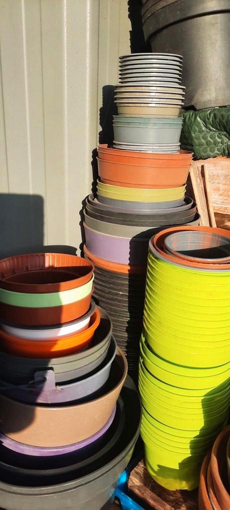 Allerlei kweekpotjes verschillende maten, Tuin en Terras, Kweekspullen, Gebruikt, Overige typen, Ophalen