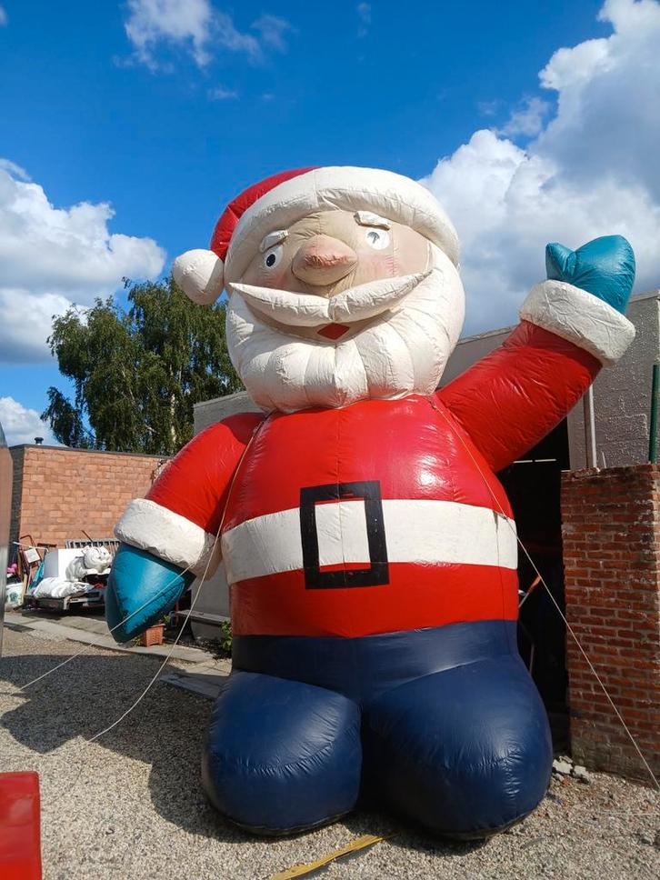 Groote opblaasbare kerstman 4m, Hobby en Vrije tijd, Feestartikelen | Verhuur, Ophalen