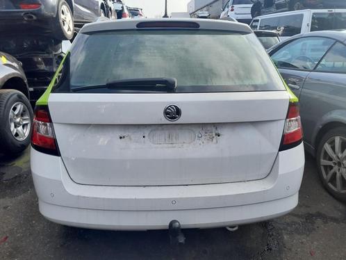 BUMPER ACHTER Skoda Fabia III Combi (NJ5) (01-2014/12-2022), Auto-onderdelen, Carrosserie, Bumper, Skoda, Achter, Gebruikt