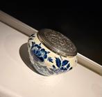 Delfts blauwe tabakspot uit 1941 met zilveren deksel 835, Ophalen of Verzenden, Zilver