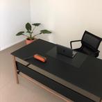 Burotafel zwart met hout, Huis en Inrichting, Bureaus, Ophalen, Zo goed als nieuw, Bureau
