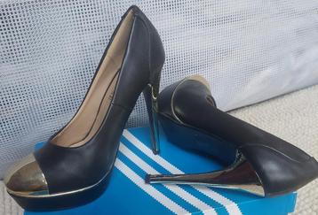 3 paar schoenen voor 15euro mt 36 beschikbaar voor biedingen