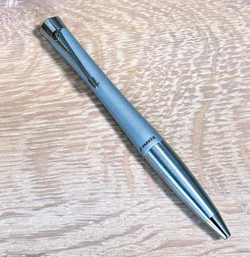 Parker Urban Fashion Fast Track Silver Lacquer CT balpen beschikbaar voor biedingen
