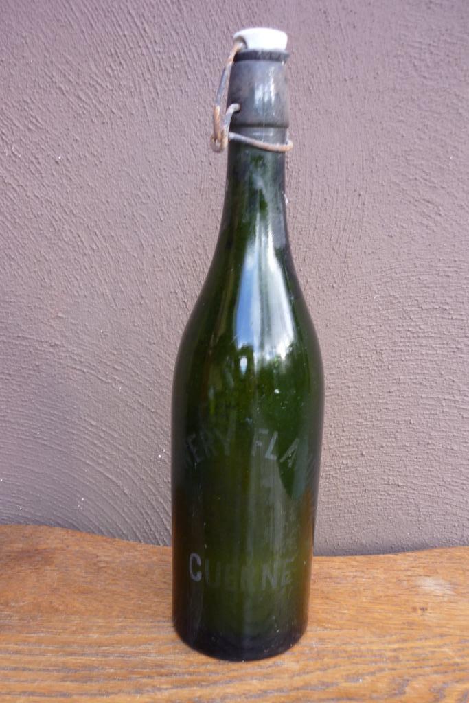 Oude vintage bierfles Brouwerij Flandria Kuurne, Verzamelen, Biermerken, Nieuw, Flesje(s), Overige merken, Ophalen of Verzenden
