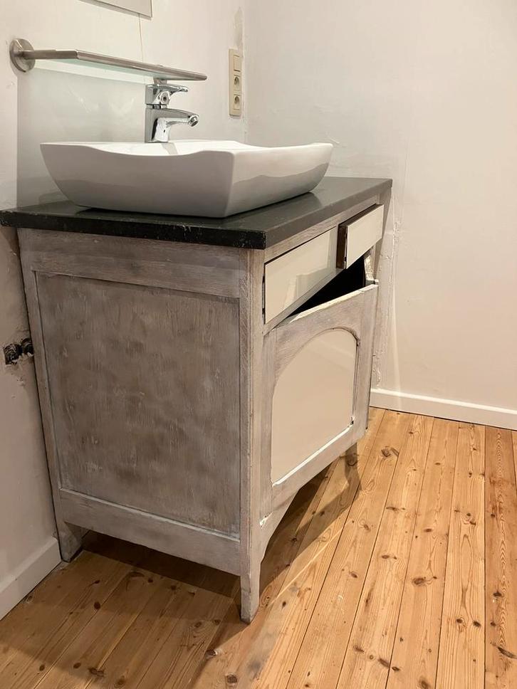 Meuble evier, tres pratique. Baisse de prix-profitez s’en !, Maison & Meubles, Salle de bain | Meubles de Salle de bain, Utilisé