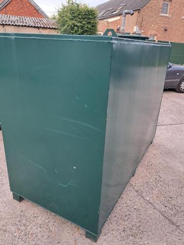Mazouttank dubbelwandig 3000 liter met onderaan kraantje beschikbaar voor biedingen