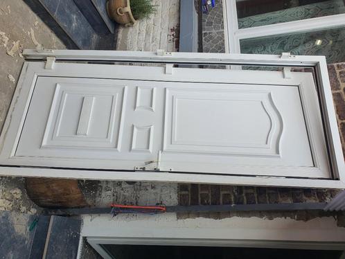 Wit pvc-voordeurkozijn compleet met vat en handgreep, Doe-het-zelf en Bouw, Glas en Ramen, Gebruikt, Ophalen