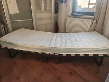 Opvouwbaar bed / slaapbank beschikbaar voor biedingen