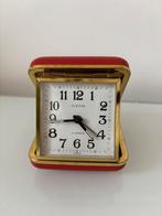 Retro vintage Rode reiswekker  2 jewels, Ophalen of Verzenden