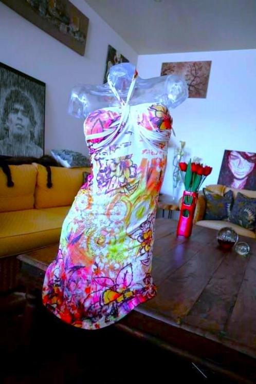 prachtig uitstralend uniek mouwloze jurk, Kleding | Dames, Jurken, Zo goed als nieuw, Maat 36 (S), Overige kleuren, Onder de knie