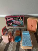 Barbie slaapkamer (boxbed en nachtkastje), Kinderen en Baby's, Speelgoed | Poppenhuizen, Ophalen of Verzenden, Gebruikt