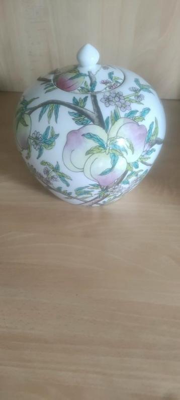 Chinese gemberpot beschikbaar voor biedingen