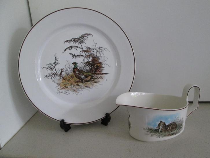 Boch; Villeroy & Boch; platbord van26,50cm en een sauspan, Antiek en Kunst, Antiek | Keramiek en Aardewerk, Ophalen of Verzenden